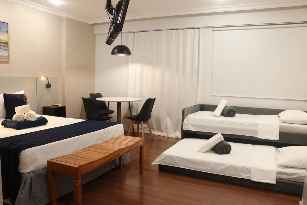 Apartamento Barra Premium - Flat 03 Piscina, Academia, Praia, Ate 4