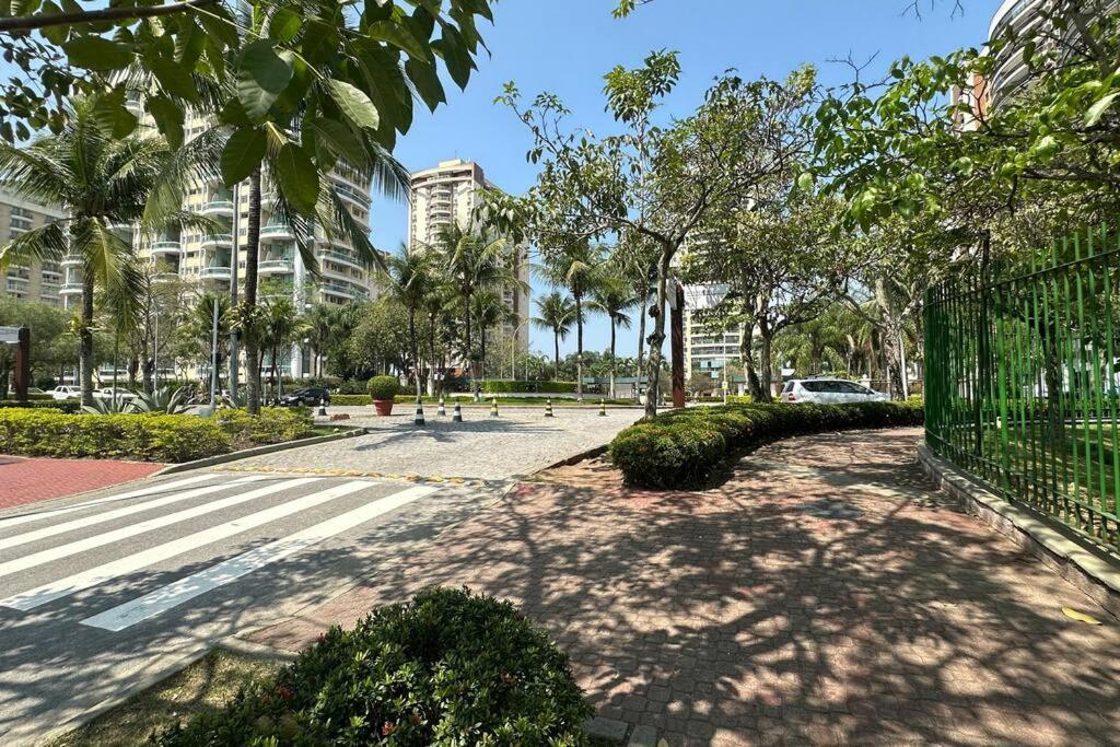 Barra Premium - Flat 03 Piscina, Academia, Praia, Ate 4 *